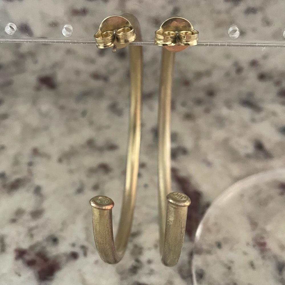 Sheila Fajl Everybody’s Favorite Hoop Earrings Brushed Champagne 18K Gold 2.5” - Picture 4 of 6